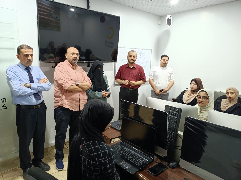 الغصين يتفقد تدريبات كتابة المحتوى ضمن مشروع We Start
