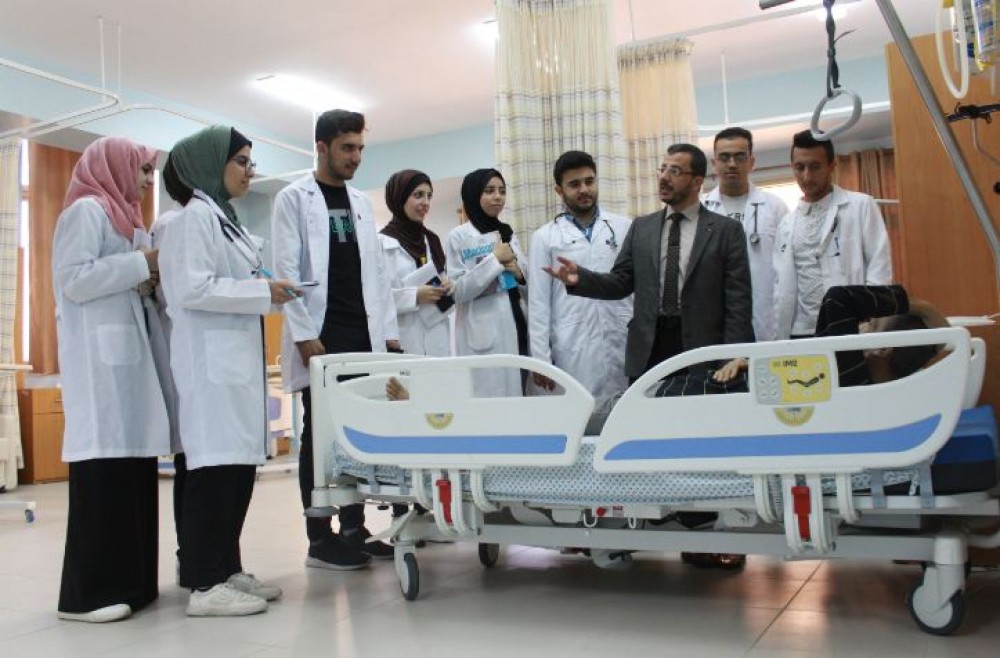 مستشفى حمد بغزة يفتح أبوابه لتعليم طلبة كلية الطب بجامعة الأزهر