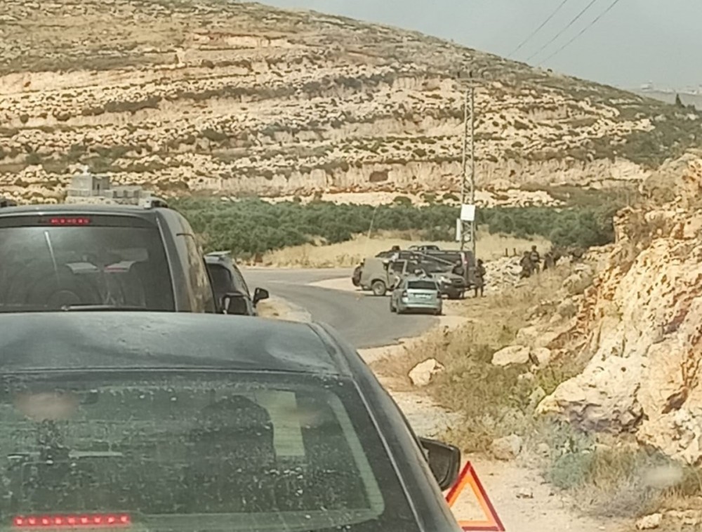 الاحتلال يواصل إغلاق مدخلي قرية المغير شرق رام الله