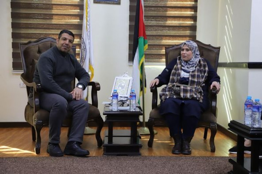 التنمية الاجتماعية تبحث سبل التعاون مع بلدية جباليا 