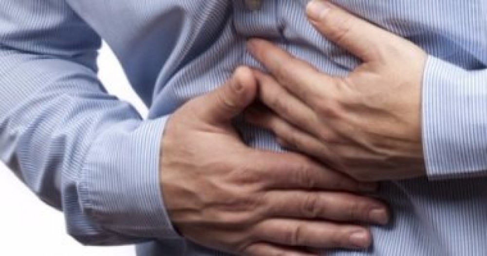 3 حيل يومية لتجنب الحموضة وعسر الهضم.. لا تملأ معدتك 