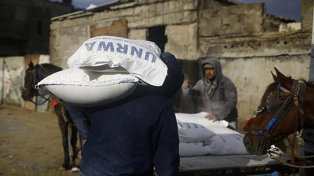 مساعدات تقدمها الأونروا للاجئين الفلسطينيين