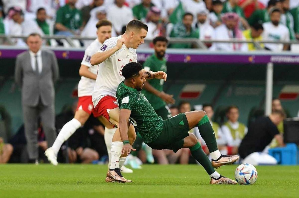 السعودية تسقط أمام بولندا ليفاندوفسكي 0-2 بعد إنجازها الافتتاحي