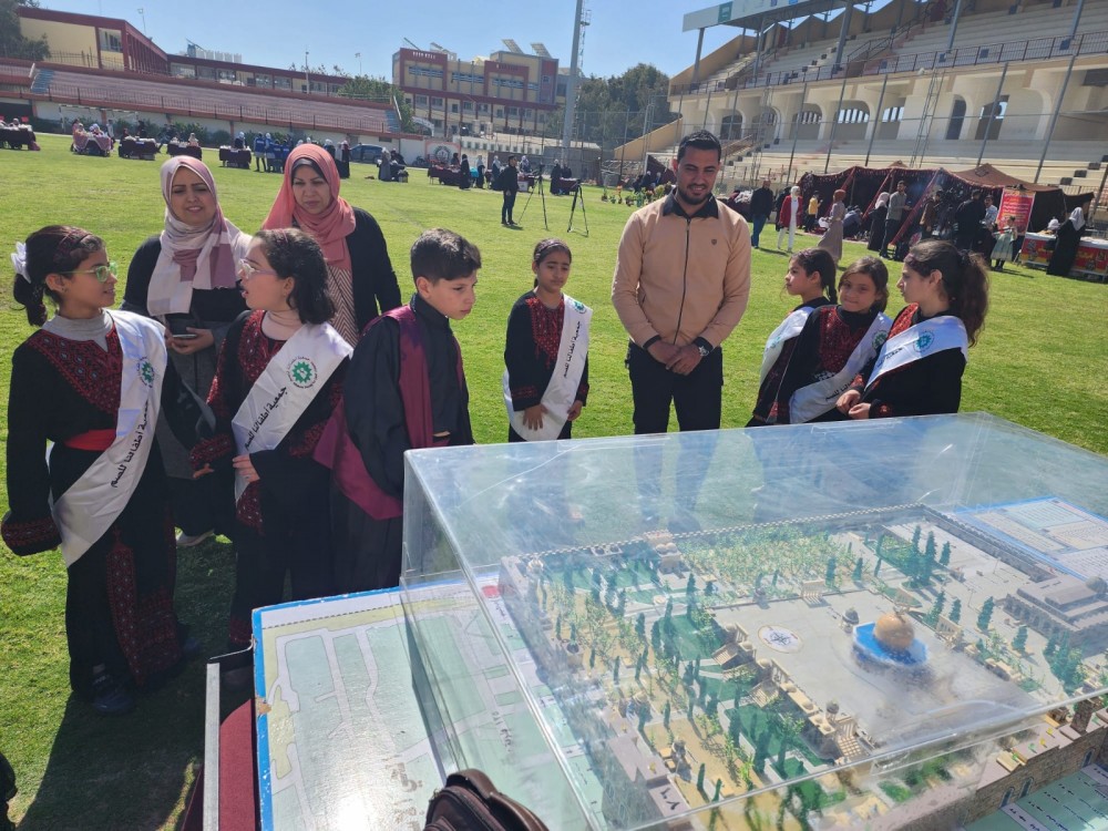 وحدة شؤون القدس بالأوقاف تفتتح معرض معالم مقدسيّة