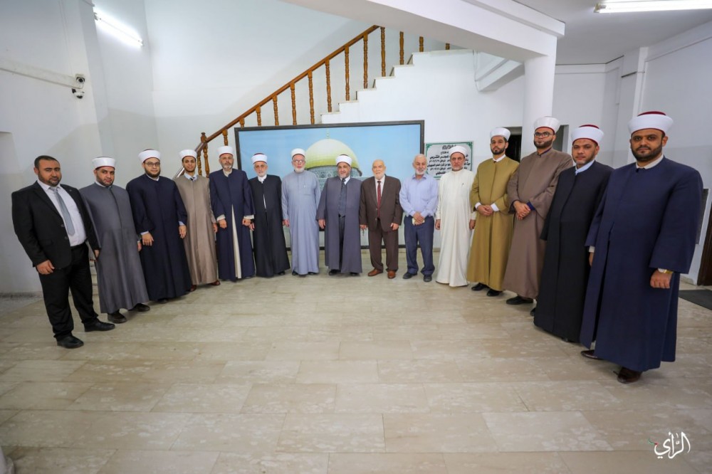 photo_6048539307393794616_y