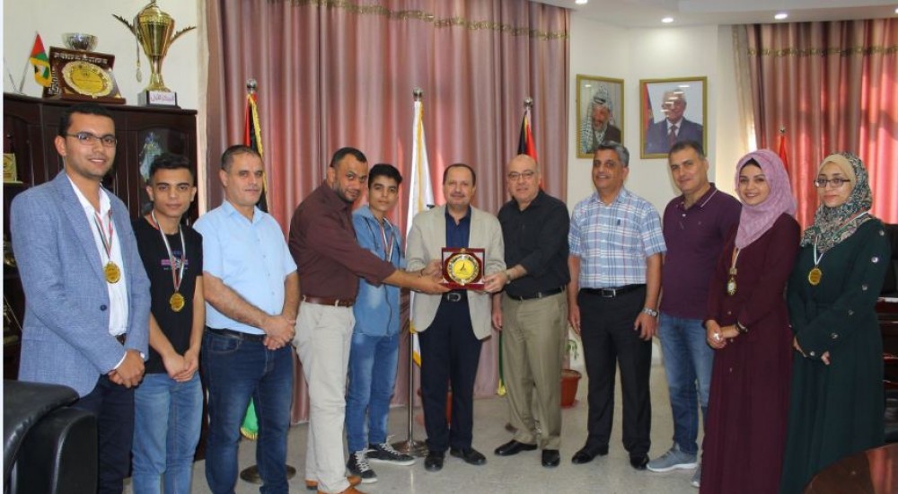 جامعة الأقصى تحصد لقب دوري مناظرات قطاع غزة بين طلبة الجامعات
