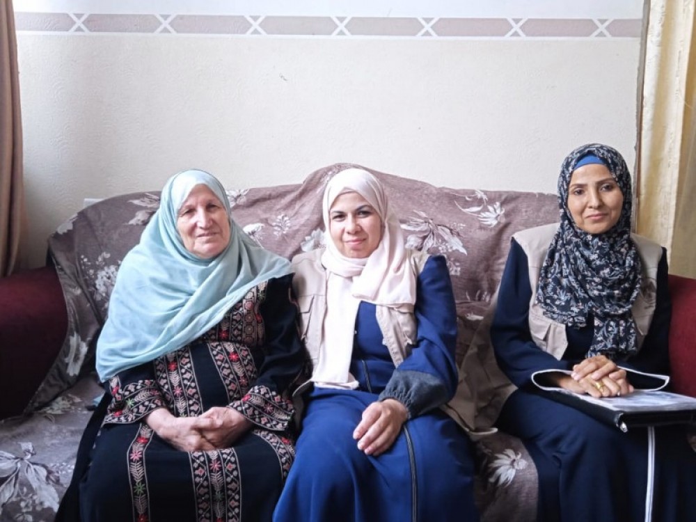  وزارة الأسرى والمحررين تزور عدداً من عوائل أسرى محافظة غزة