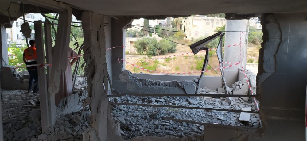 جانب من تدمير منزل الأسير الطويل 