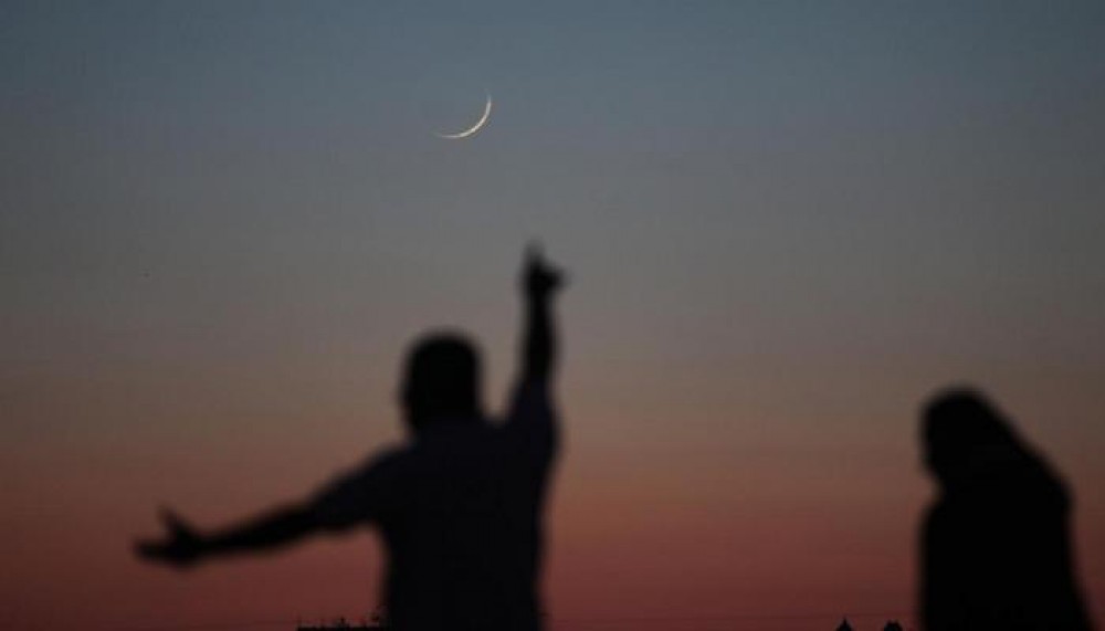 121-121234-emirates-investigates-moon-of-shawwal-next-friday_700x400
