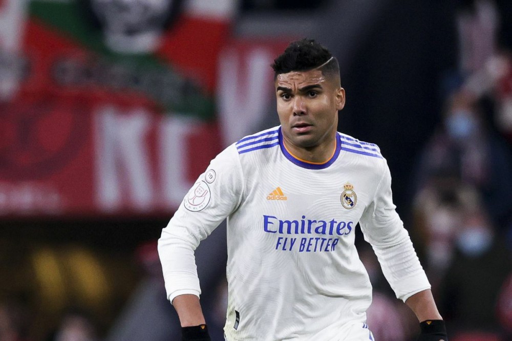 ريال مدريد يعلن رحيل كاسيميرو إلى مانشستر يونايتد