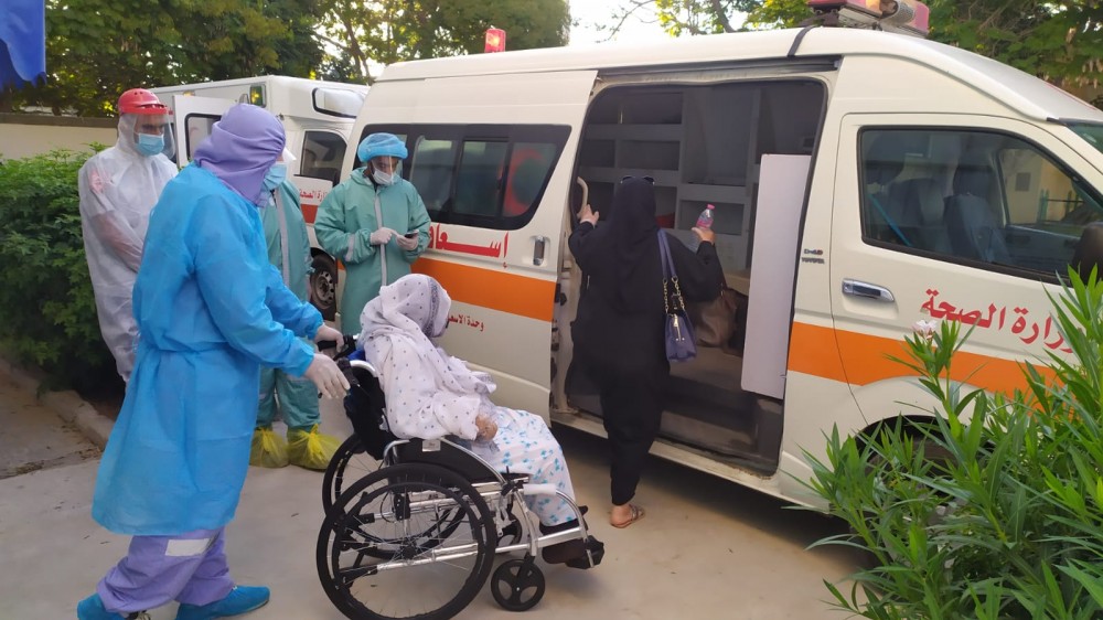 إجراءات نقل المصابين بفيروس كورونا في قطاع غزة