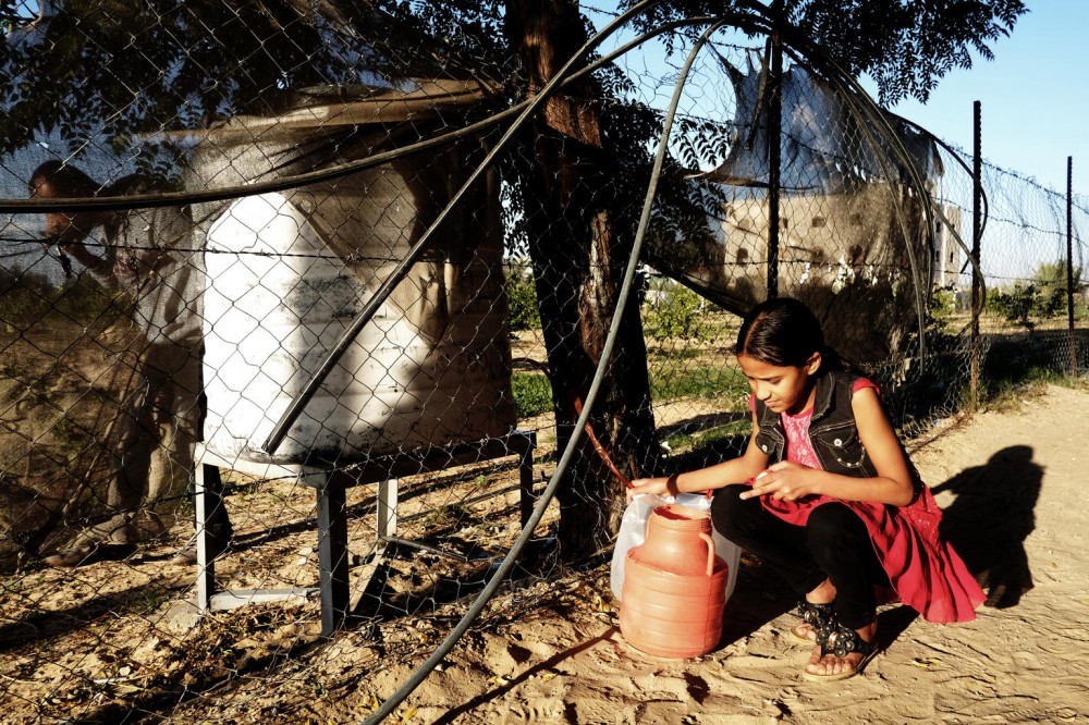 searching-clean-water-gaza-UN0161196