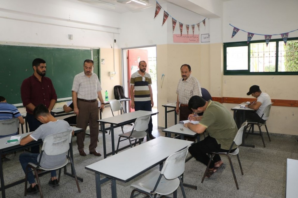جانب من تقديم الامتحانات 