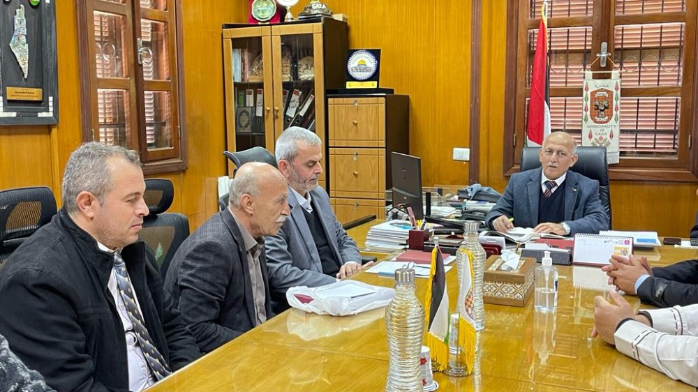 تعليم شرق غزة ومجلس أولياء أمورها يبحثون تعزيز سبل التعاون مع بلدية غزة