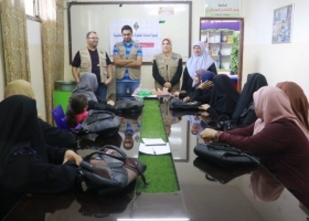 خدمات الطفولة تختتم دورة صناعة المنظفات الصحية للنساء بمنطقة الدرج