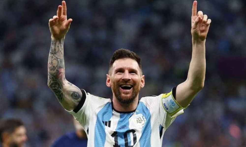 ميسي: مارادونا يتابعنا من أعلى وهو الدافع لنا في كأس العالم