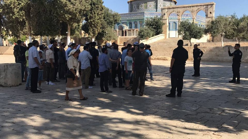 جانب من اقتحام المستوطنين لباحات الأقصى 