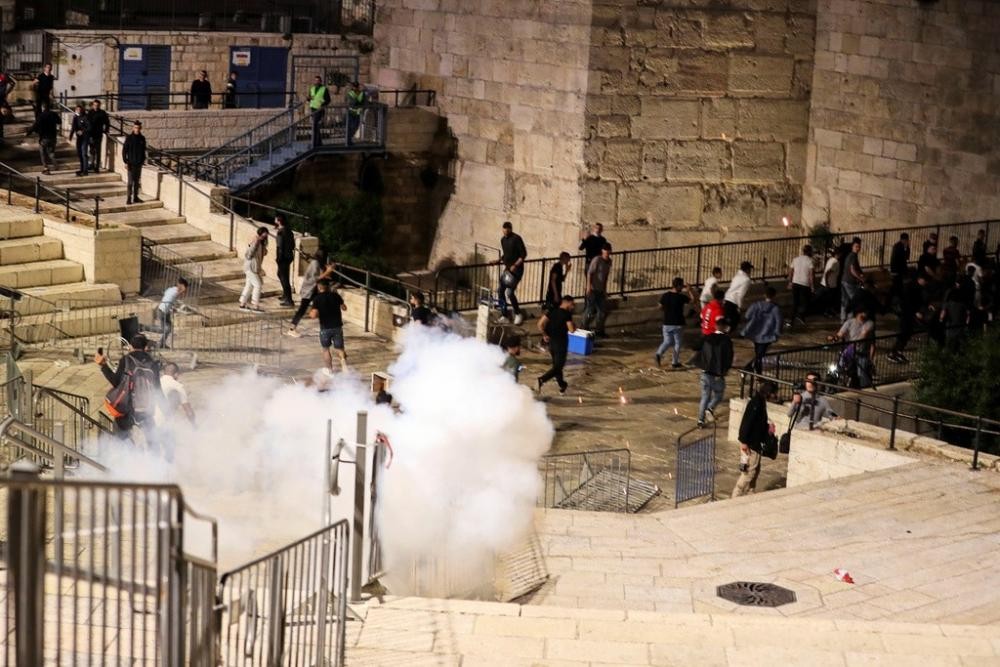 جانب من المواجهات التي اندلعت بالقدس 