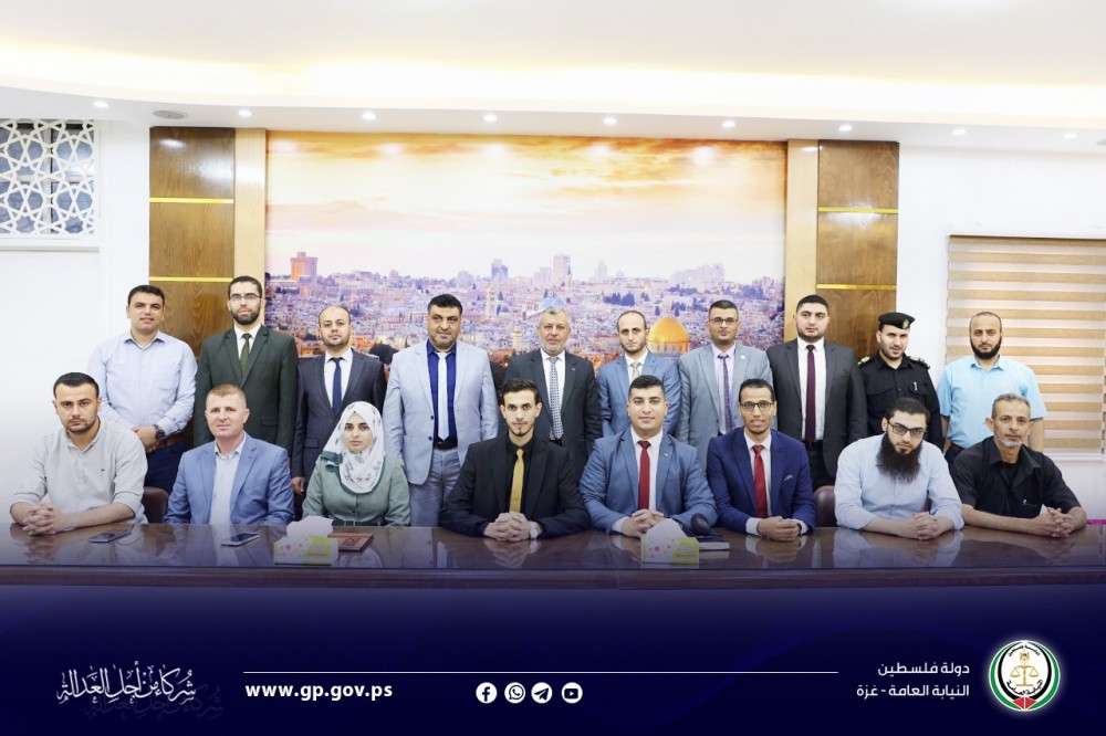 النائب العام يكرّم الباحثين والقائمين على إصدار مجلة النيابة العامة