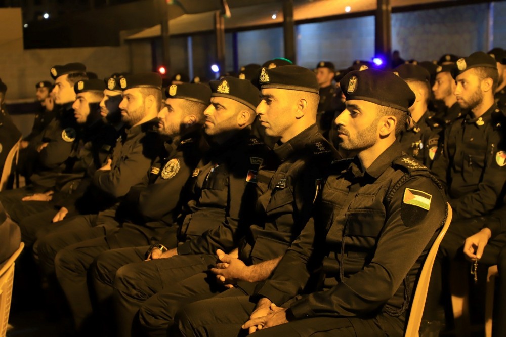الشرطة البحرية تخرج عدداً من الدورات التخصصية