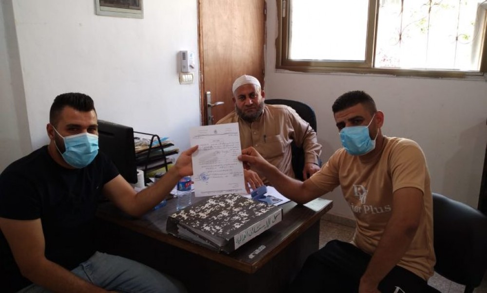 قسم علاقات العمل بمديرية عمل خانيونس يحل نزاعًا بين مدير مصنع وأحد عماله