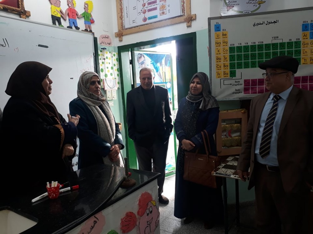 مدرسة ممدوح صيدم بالوسطى توظف تقنية الهولوجرام في شرح المنهاج  