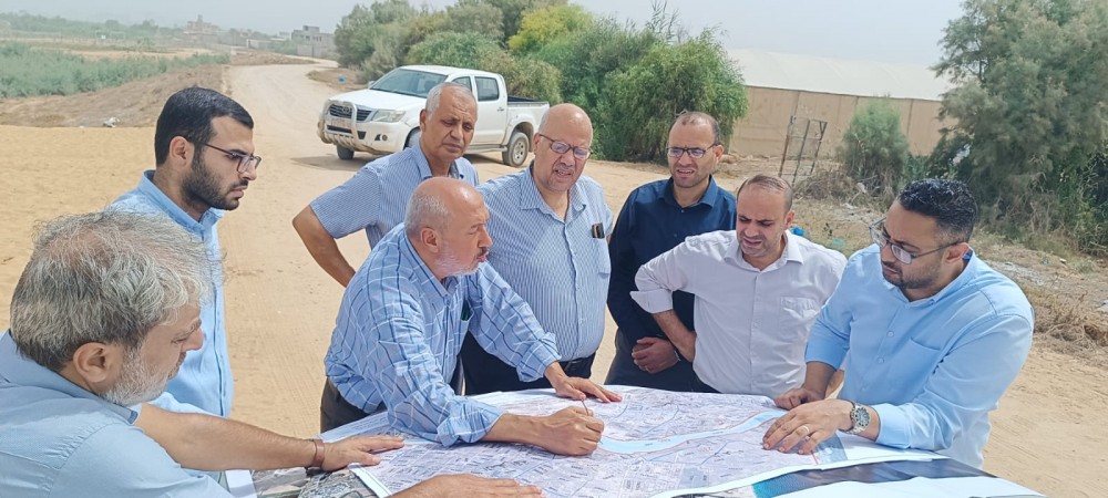  لجنة متابعة مشروع تطوير وادي غزة تتفقد سير العمل الميداني