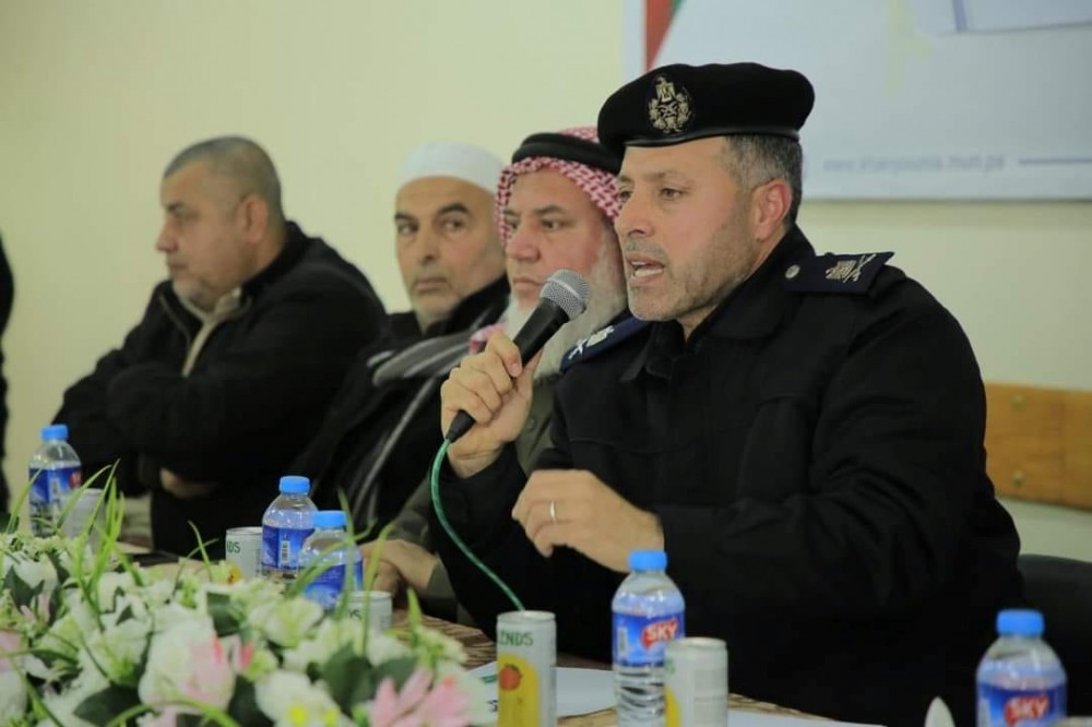 مدير عام الشرطة يلتقي بوجهاء ومخاتير خانيونس