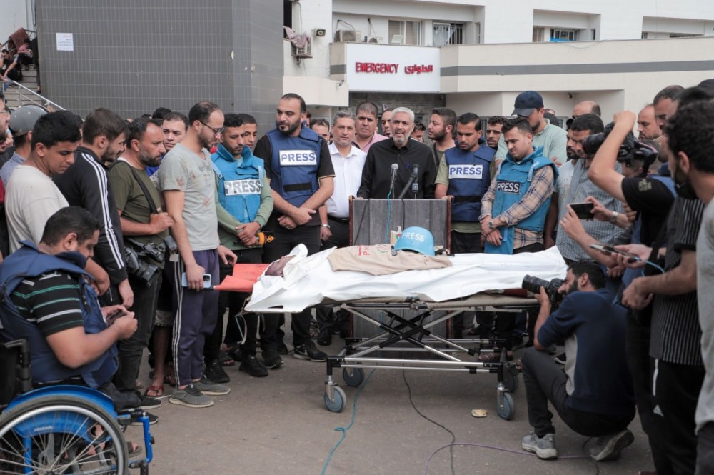صحفيو غزة يودعون الصحفي الشهيد محمد بعلوشة