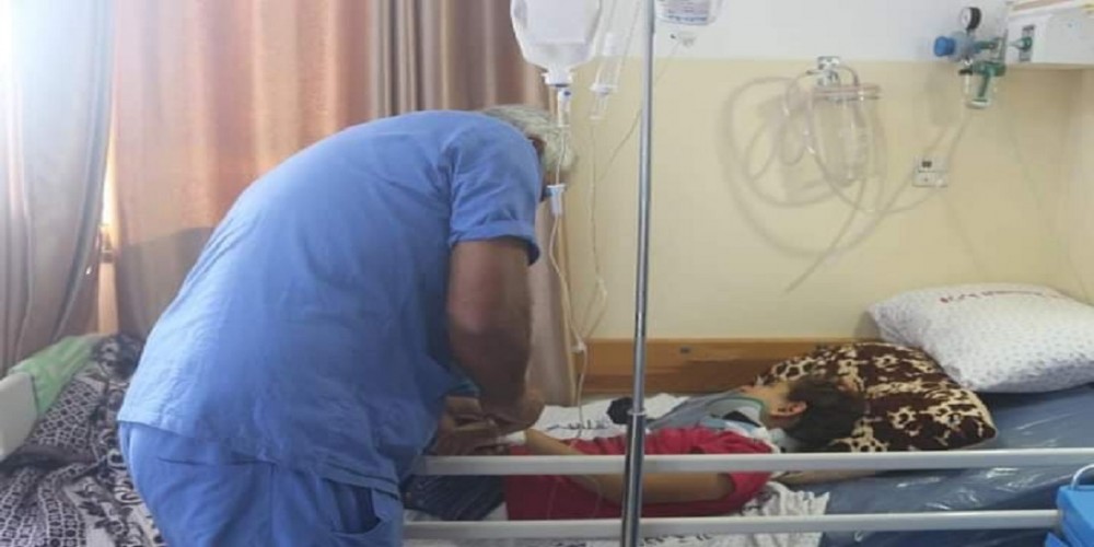 مجمع ناصر الطبي يقدم الخدمة الصحية لـ (500) طفل خلال سبتمبر