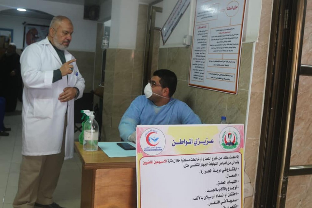 مجمع ناصر الطبى يواصل تفعيل الفرز التنفسى لمتردديه منذ أسبوعين