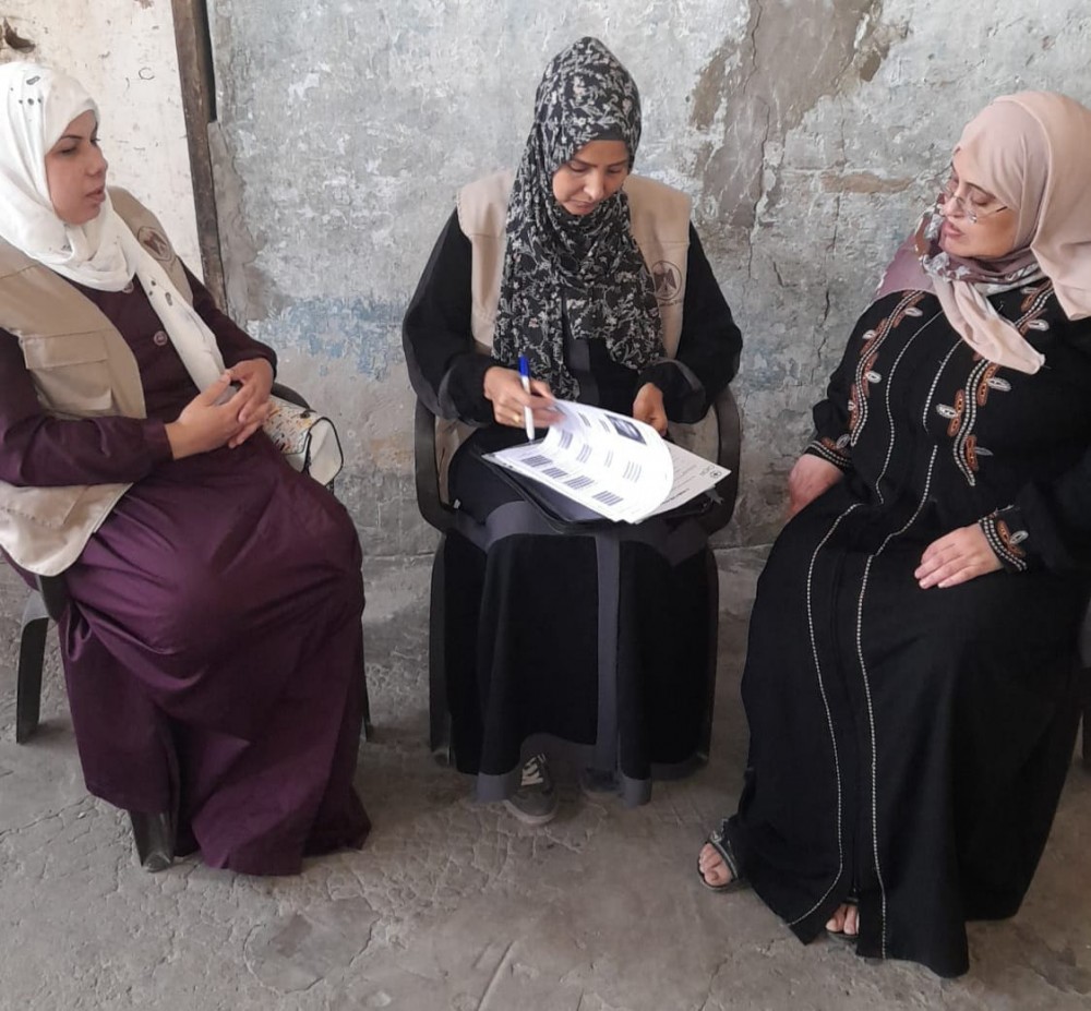 وزارة الأسرى  تزور عدداً من أهالي أسرى محافظة الشمال