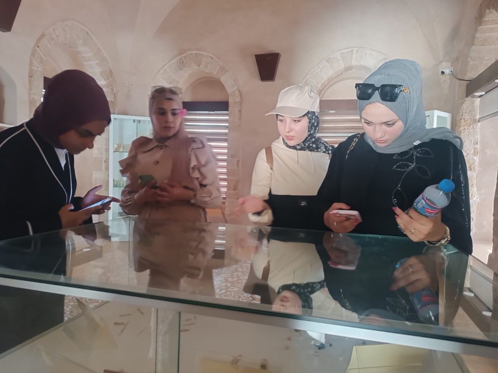 وزارة السياحة تستقبل طلبة كلية الإعلام في جامعة الأقصى
