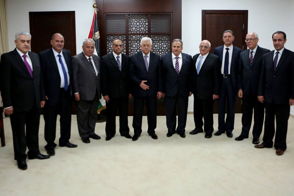 عباس مع رئيس وأعضاء المحكمة الدستورية 