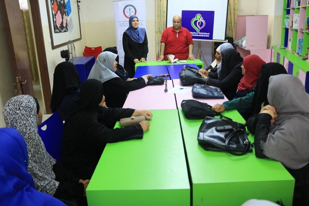 خدمات الطفولة تنظم محاضرة قانونية للنساء بمنطقة الدرج