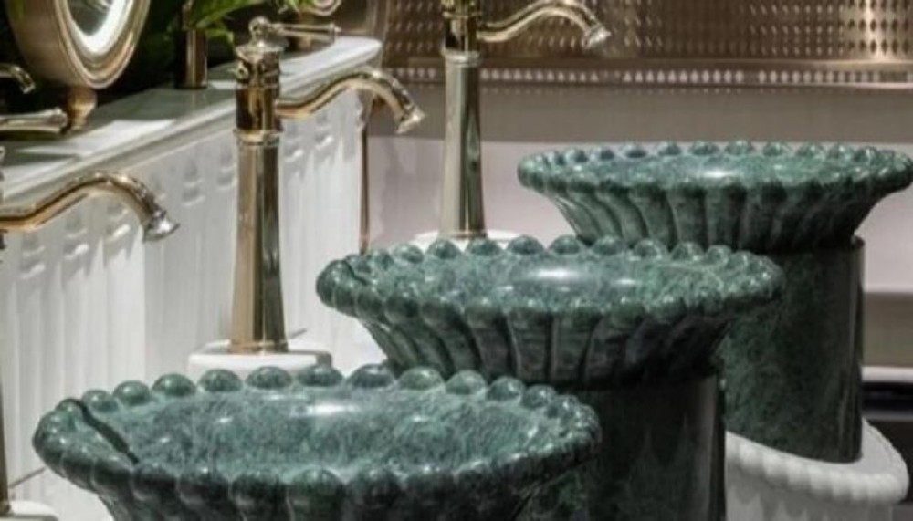 135-150555-palace-luxurious-bathroom-china_700x400