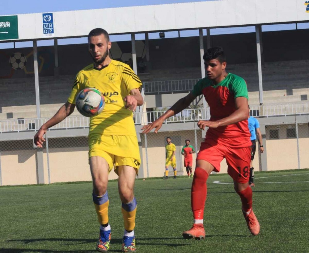 العودة يدخل المربع الذهبيّ بفوزه على جاره أهلي البريج بثنائية