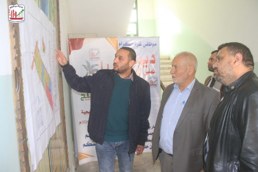 بلدية دير البلح تستقبل وفد من الغرفة التجارية