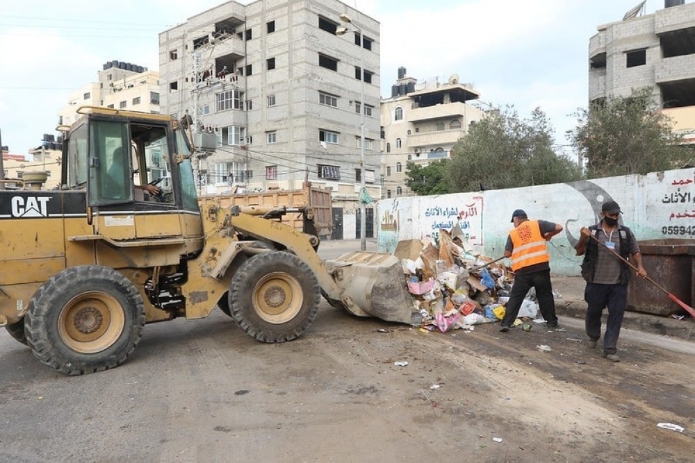 بلدية غزة: تجميع 17 ألف طن من النفايات الصلبة منذ بداية الجائحة