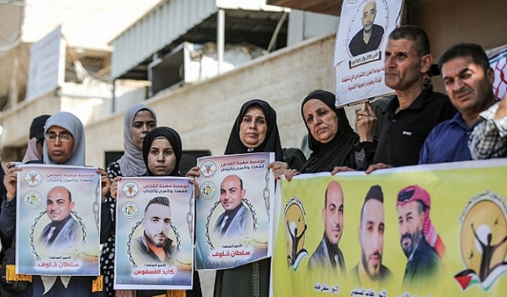 وقفة مع الأسرى المضربين