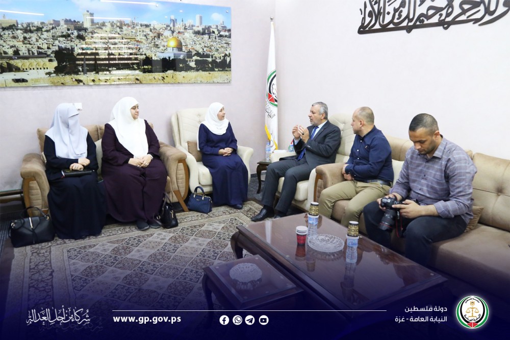 النائب العام يجتمع مع وكيل وزارة شئون المرأة لبحث سبل تعزيز التعاون