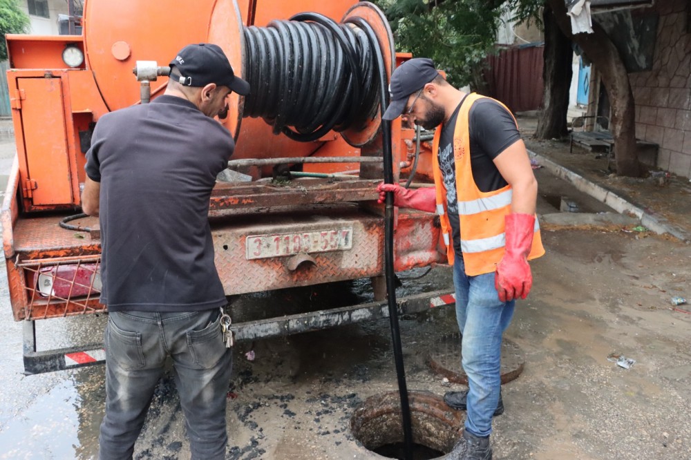 بلدية النصيرات تواصل أعمال 