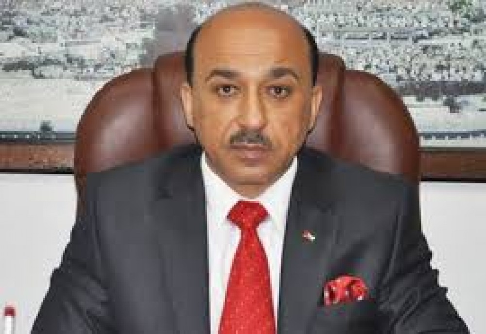   وزير الأشغال العامة والإسكان د.م مفيد محمد الحساينة