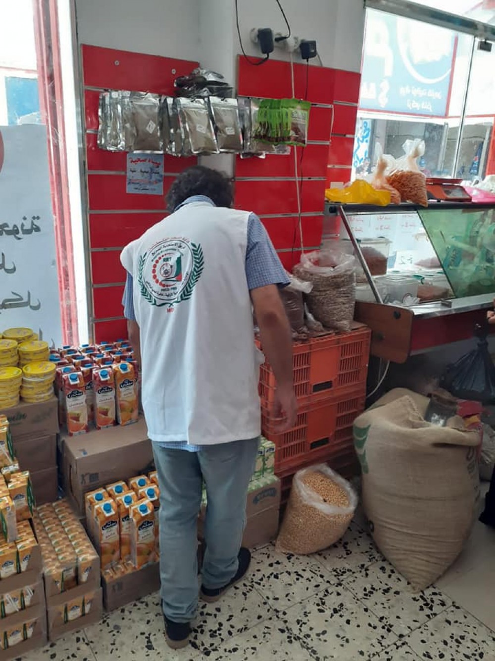 تفتيش على المحلات التجارية لضمان اجراءات الوقاية