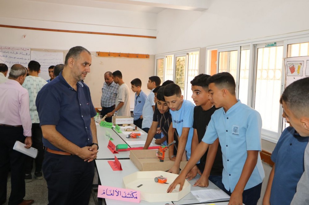 تربية الوسطى تتفقد معرض اختتام الأندية الصيفية STEM