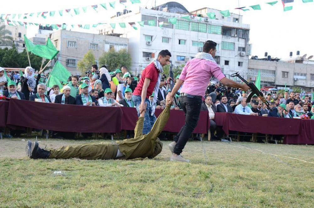 خلال المهرجان