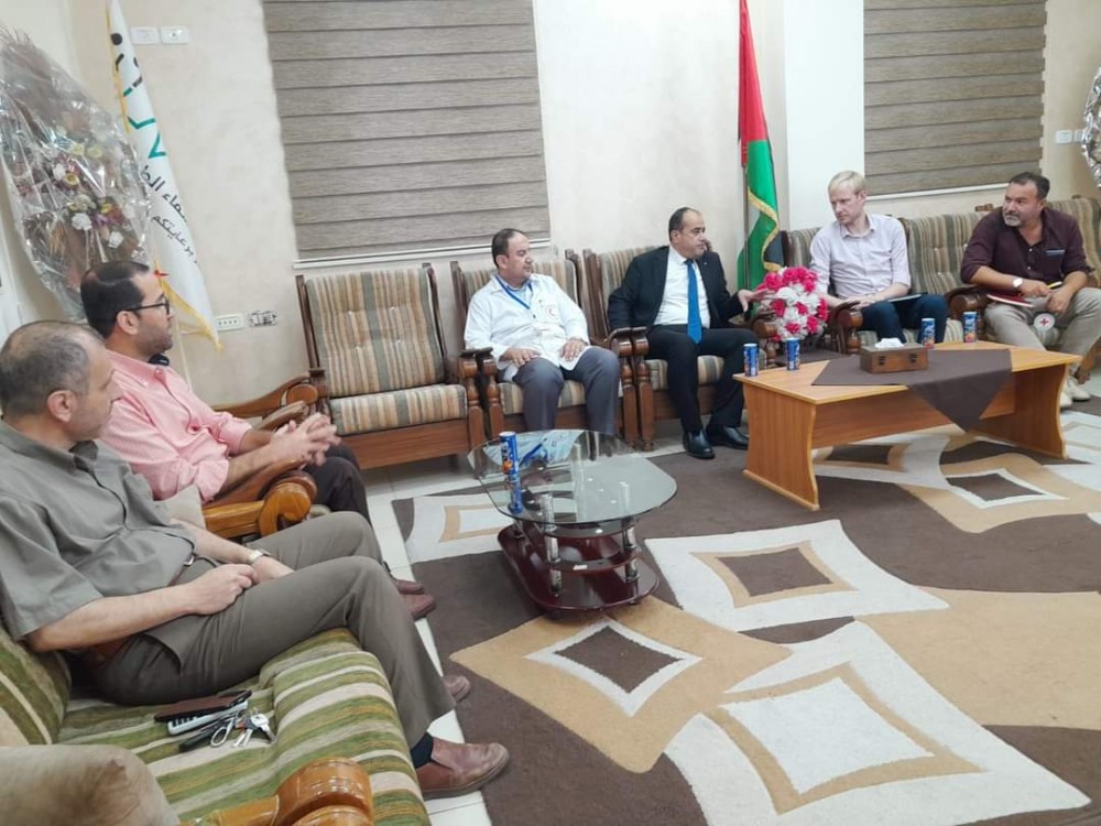  مجمع الشفاء يبحث تطوير عمل قسم الطوارئ مع الصليب الأحمر 