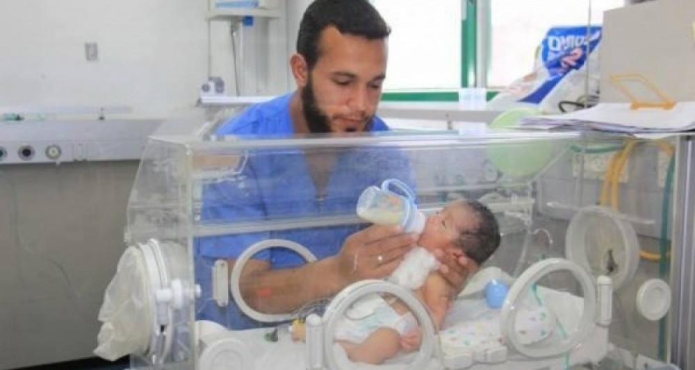 انقطاع الحليب العلاجي يهدد حياة أكثر من 100 طفل في غزة