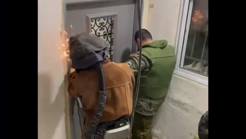 اغلاق منزل عائلة علقم