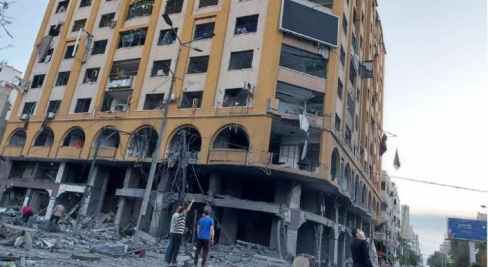 برج الجوهرة في أعقاب تعرضه للقصف من قبل الاحتلال